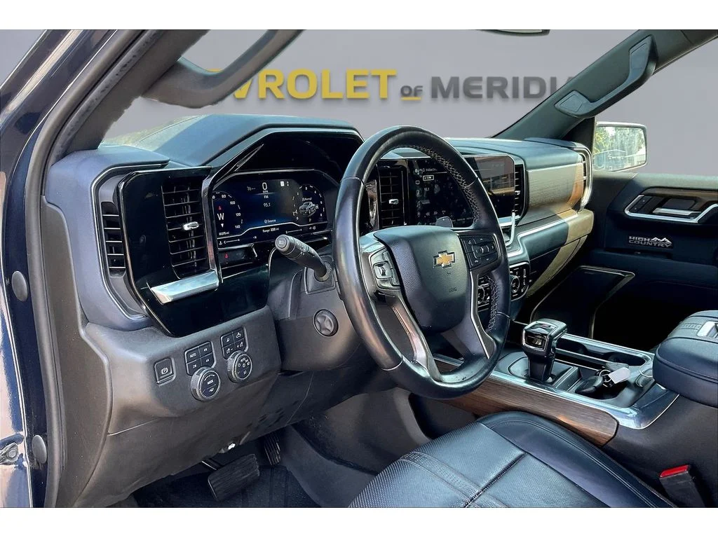 Used 2022 Northsky Blue Metallic Chevrolet High Country image 12