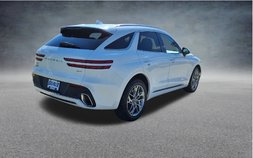 Used 2025 White Genesis 2.5T image 7