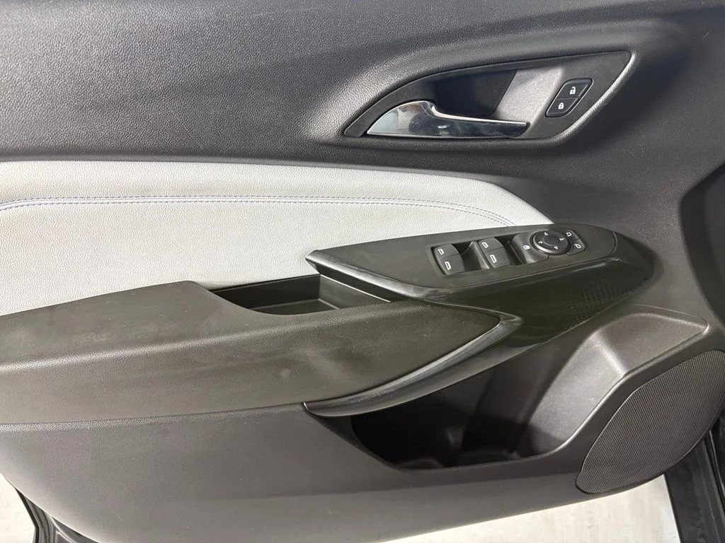 Used 2025 Black Chevrolet LT image 19