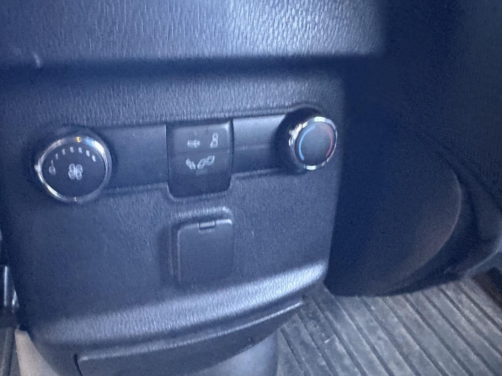 Used 2018 Magnetic Ford XLT image 18