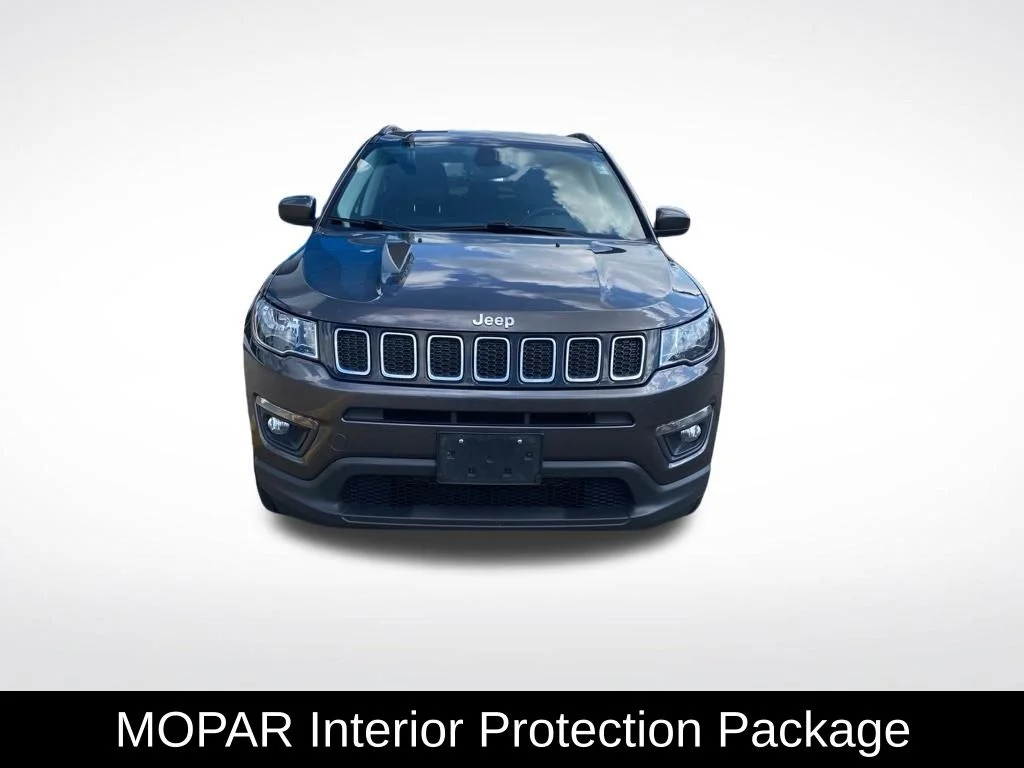 Used 2021 Gray Jeep Latitude image 2