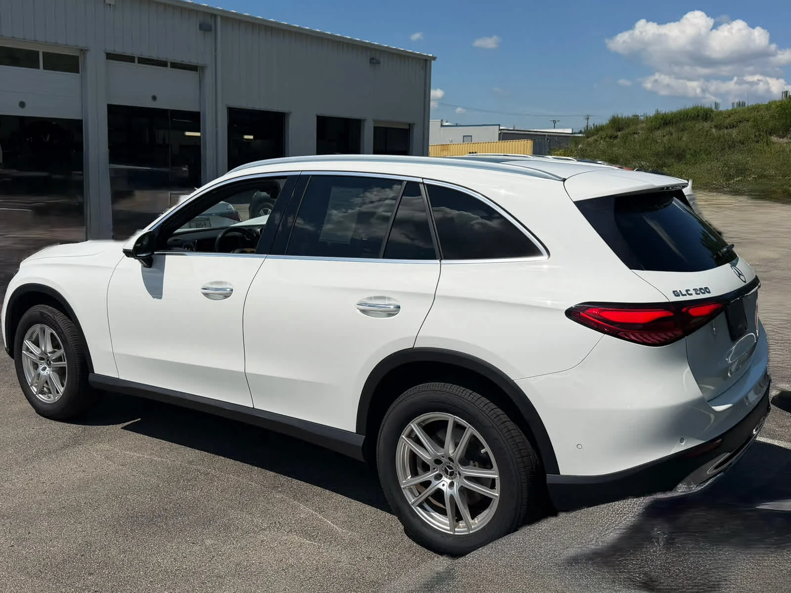 Used 2023 Polar White Mercedes-Benz GLC 300 image 4