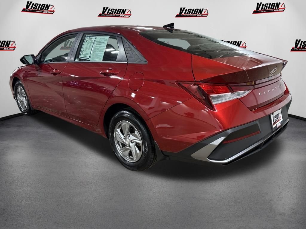 Used 2025 Red Hyundai SE image 7