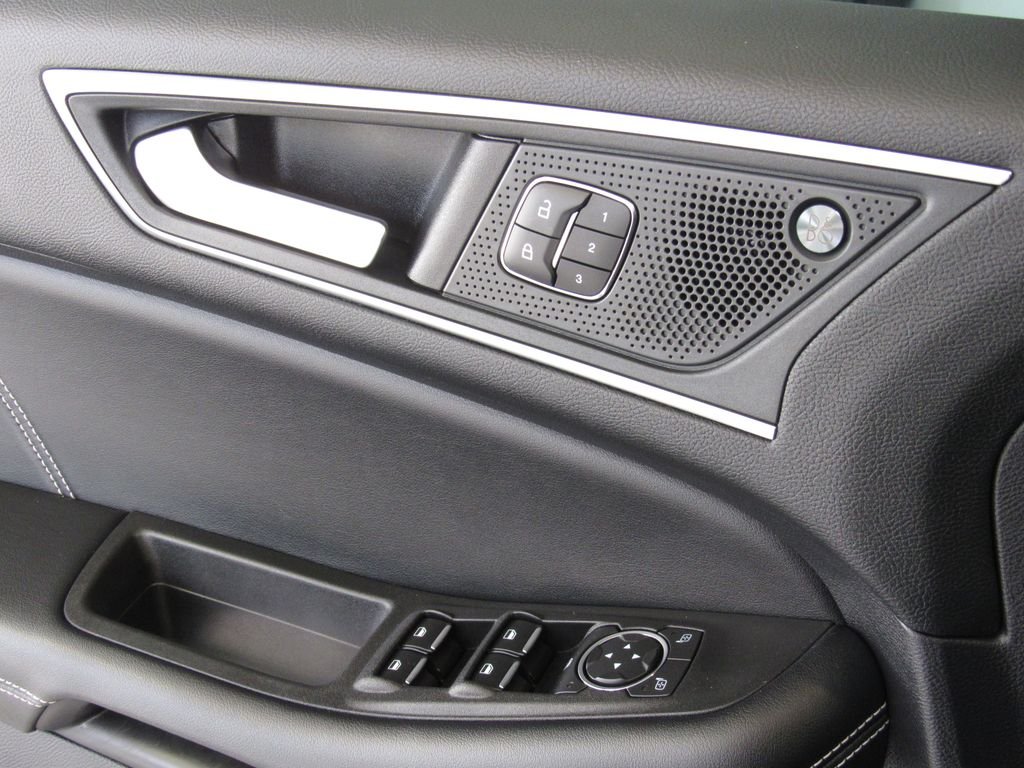 2022 Ford Edge ST - Photo 37