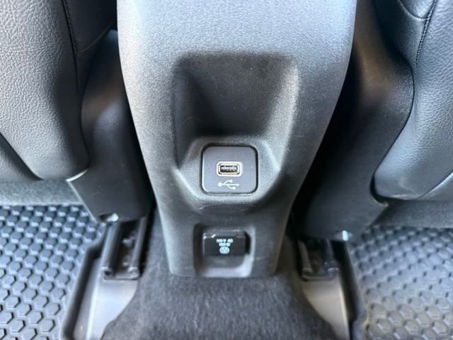 Used 2022 Alpine White Clearcoat Jeep Trailhawk image 34