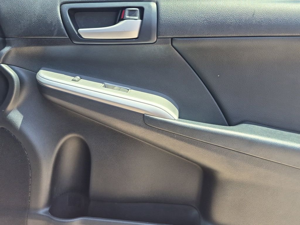 Used 2014 Magnetic Gray Metallic Toyota SE image 10