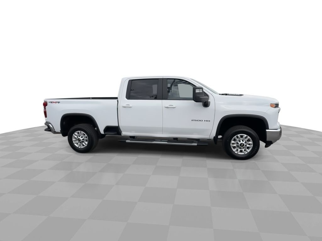 Used 2025 Summit White Chevrolet LT image 44