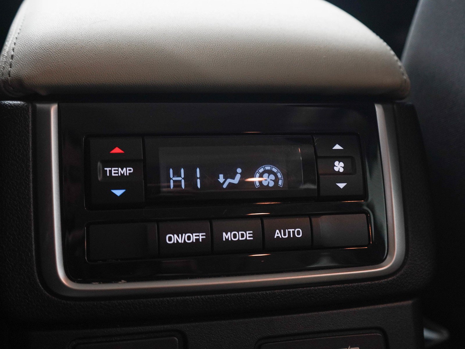 Used 2023 Crystal White Pearl Subaru Premium image 18