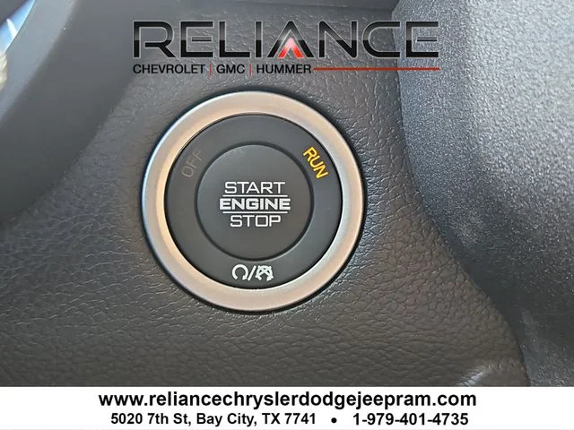 New 2026 Diamond Black Crystal Pearl-Coat Exterior Paint RAM Tradesman image 22