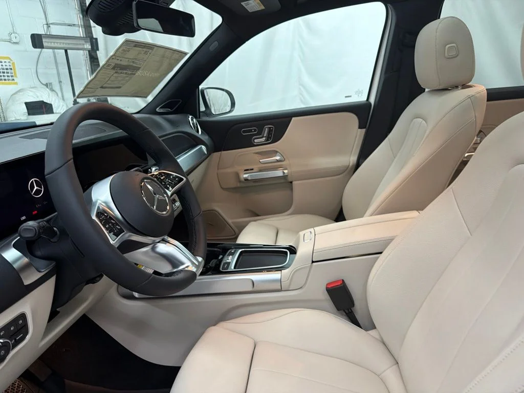 New 2026 White Mercedes-Benz GLB 250 image 14