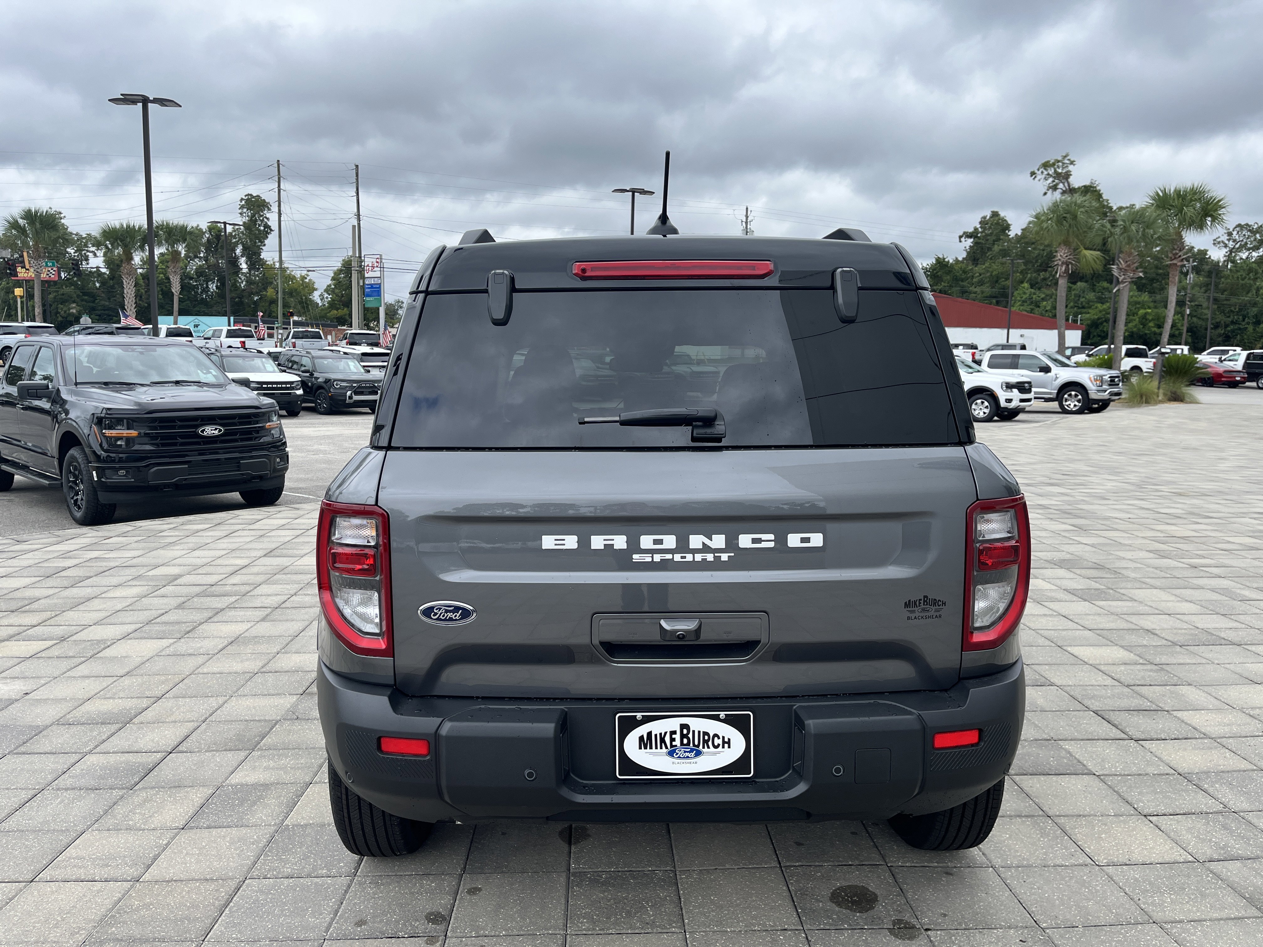 New 2025 Carbonized Gray Metallic Ford Outer Banks® image 5