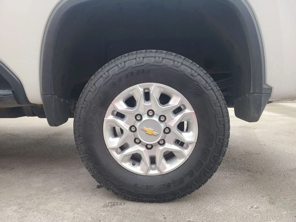 Used 2022 White Chevrolet LTZ image 16