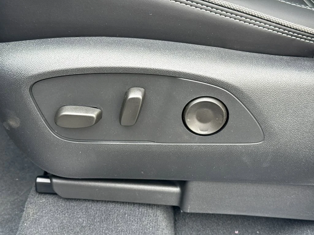 2025 GMC Sierra EV Denali - Photo 19