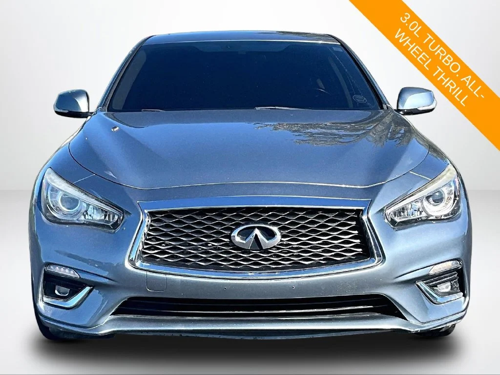 Used 2018 Blue INFINITI 3.0t LUXE image 3