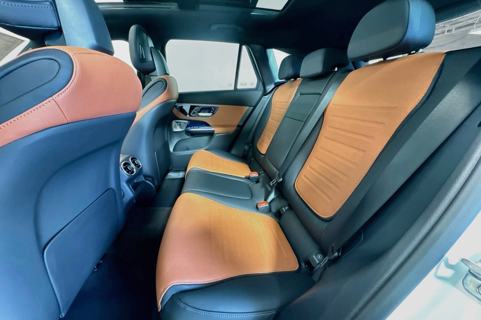 New 2026 Polar White Mercedes-Benz GLC 300 image 22