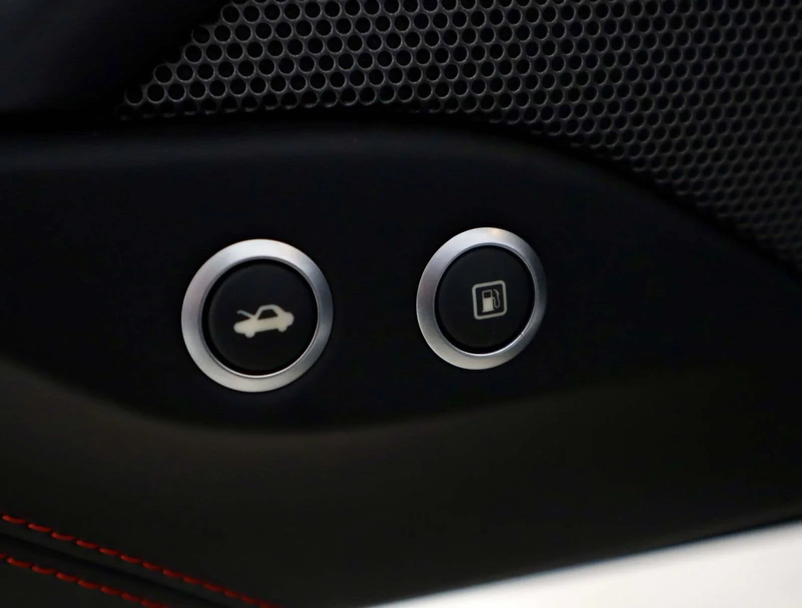 Used 2019 Nero Ferrari  image 20