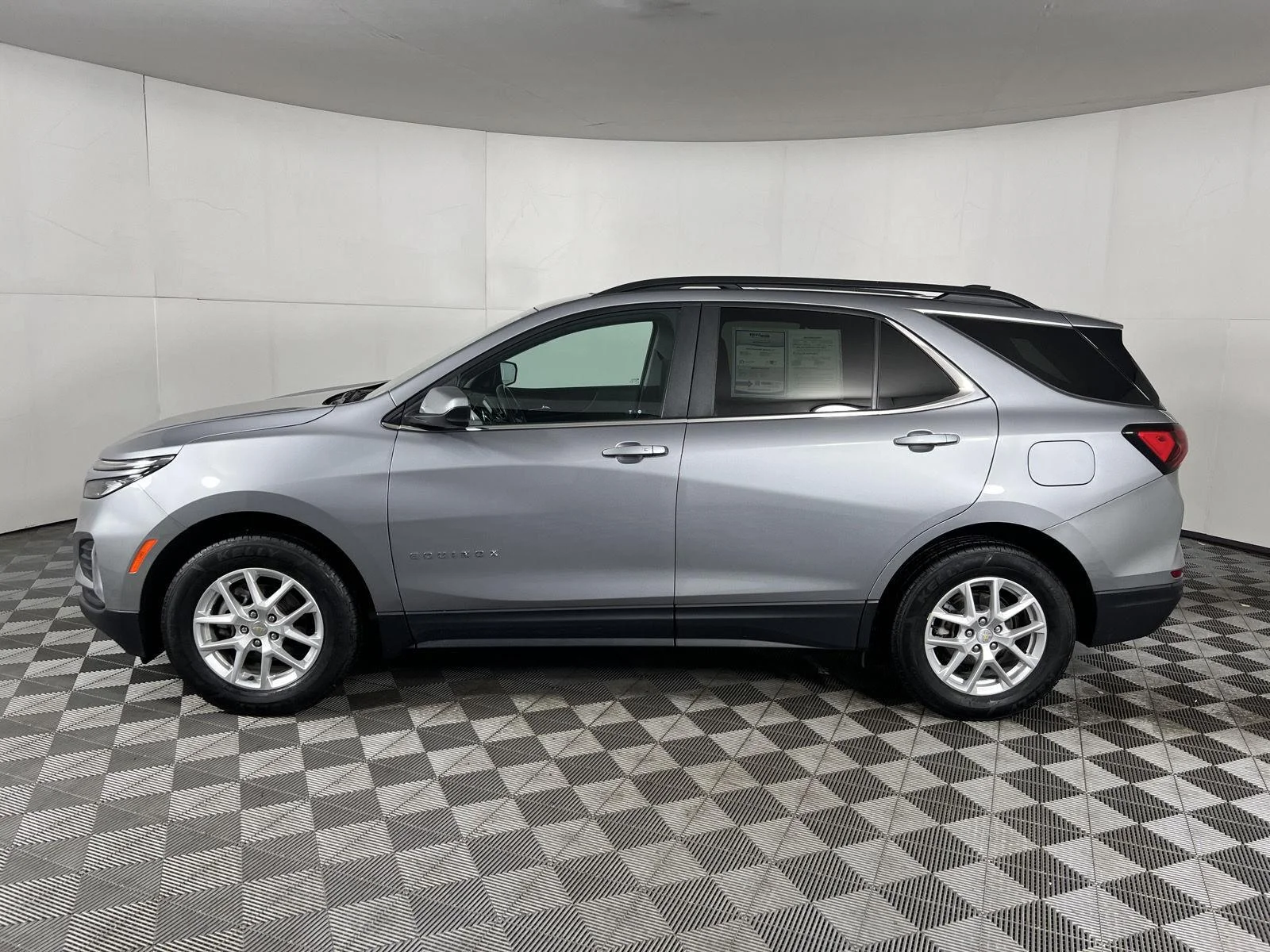 Used 2024 Sterling Gray Metallic Chevrolet LT image 31