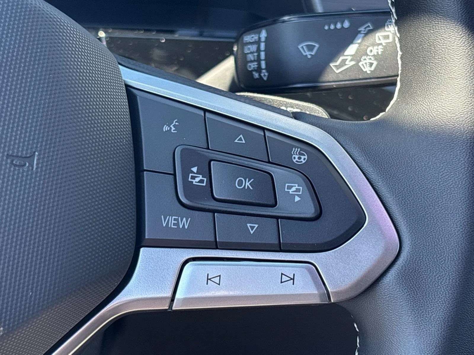 New 2026 Deep Black Pearl Volkswagen 2.0T SE w/Technology image 19