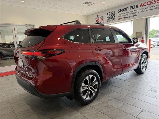 Certified Used 2025 RUBY FLARE PEARL* Toyota  image 56
