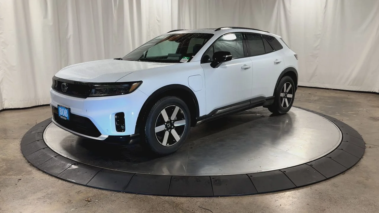New 2026 Frostline White Pearl Honda Touring image 6