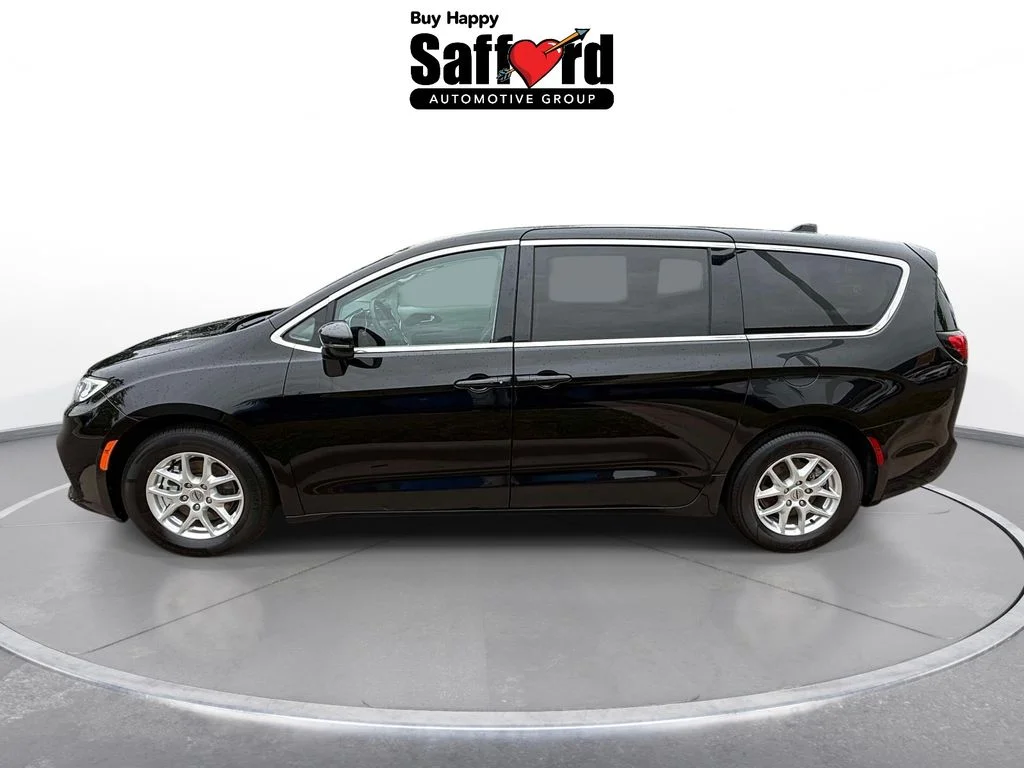 Used 2024 Black Chrysler Touring L image 4