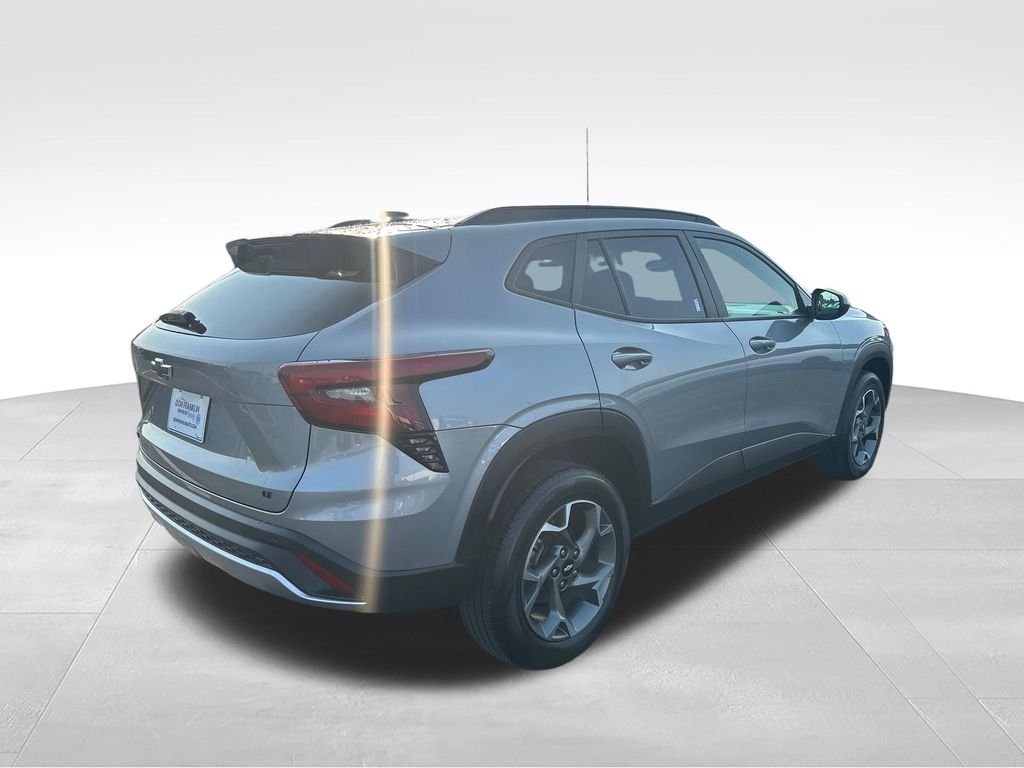 Used 2024 Gray Chevrolet LT image 5