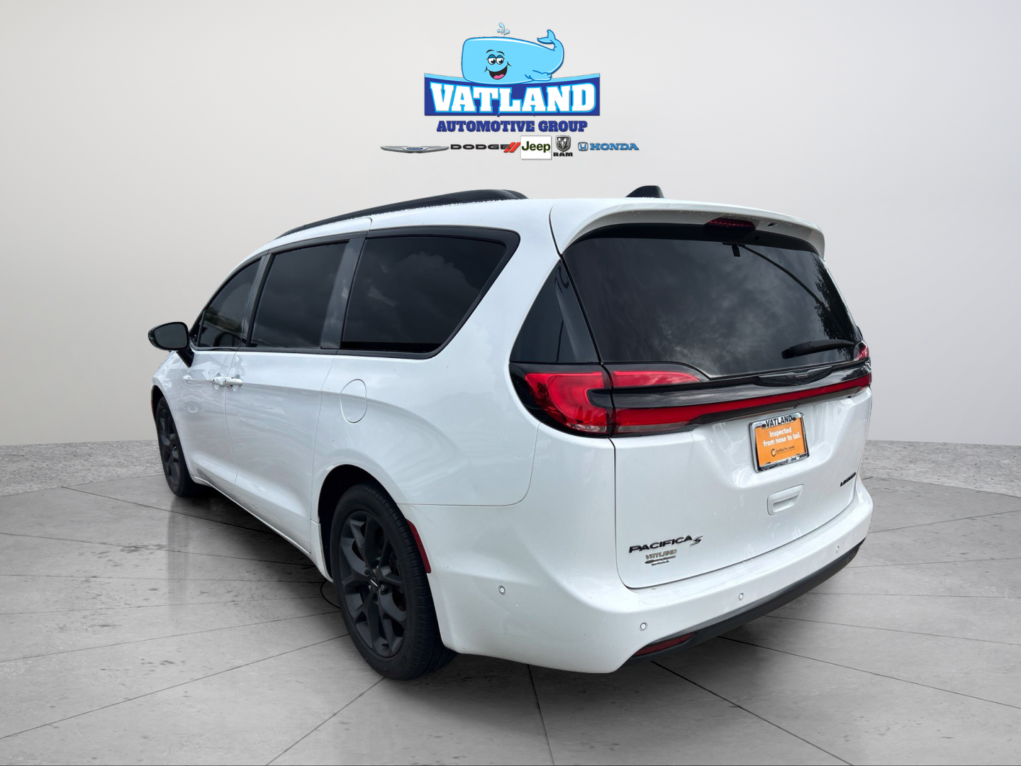 Certified Used 2024 White Chrysler Limited image 3
