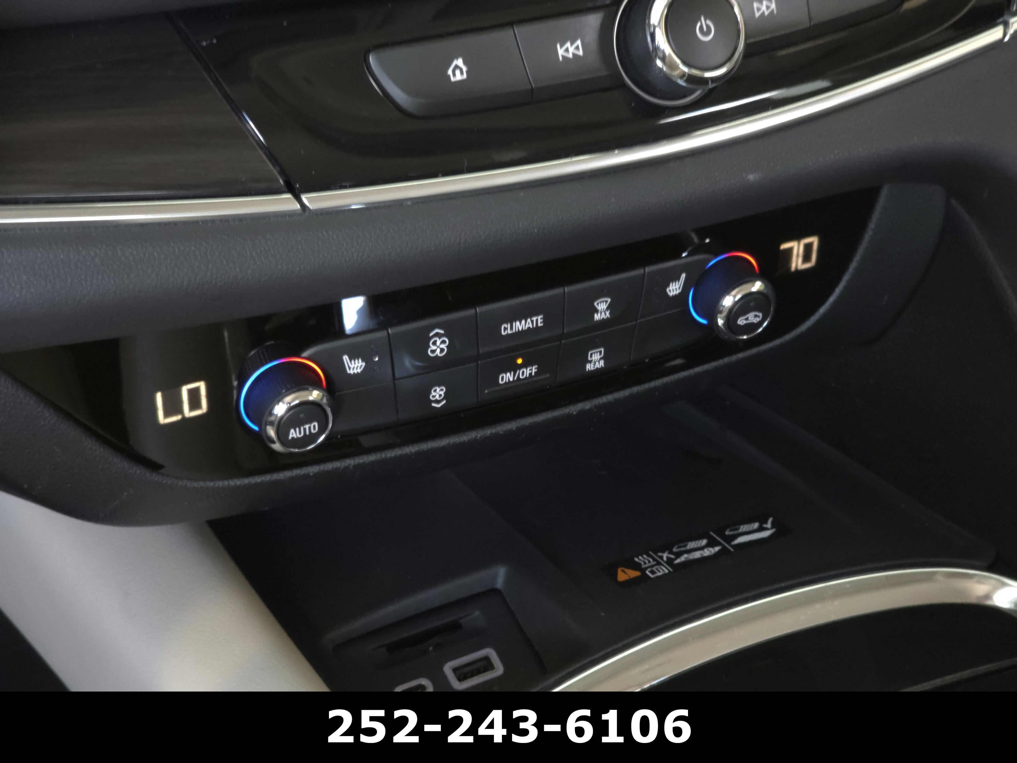Used 2023 Summit White Buick Essence image 16