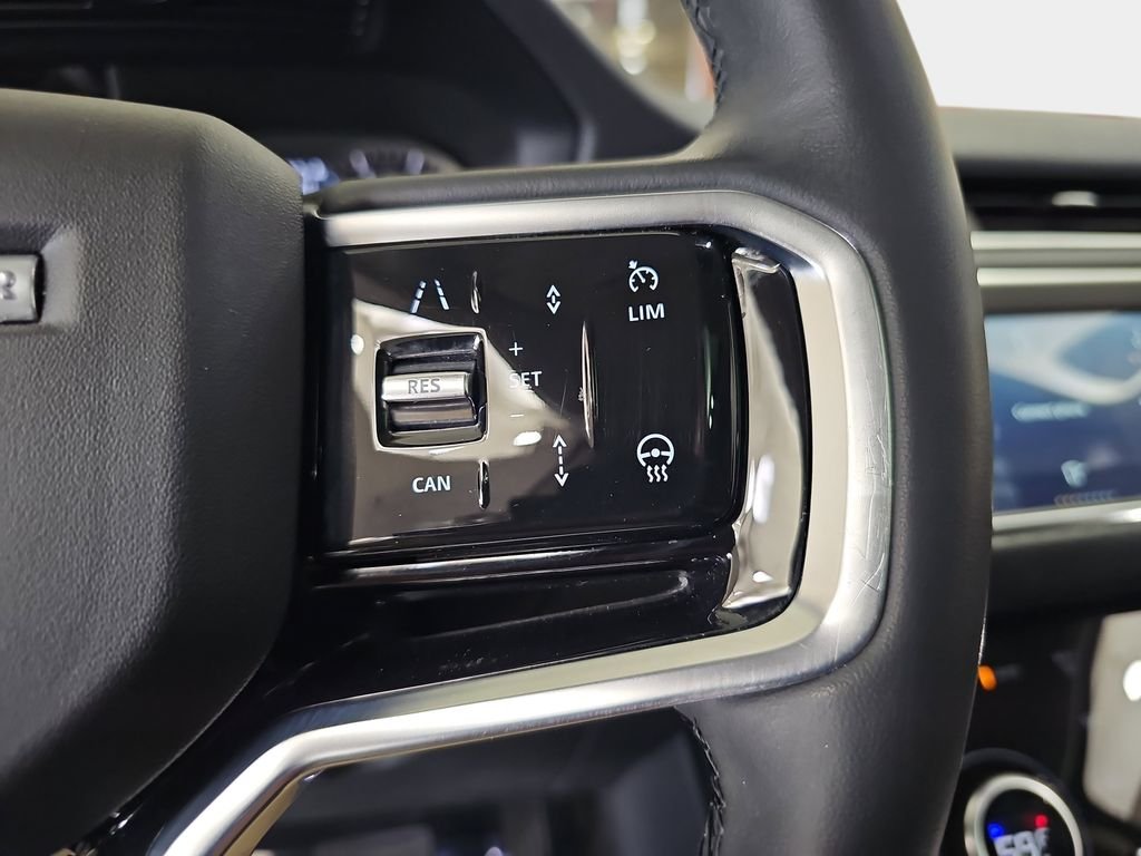 Used 2023 White Land Rover S image 21