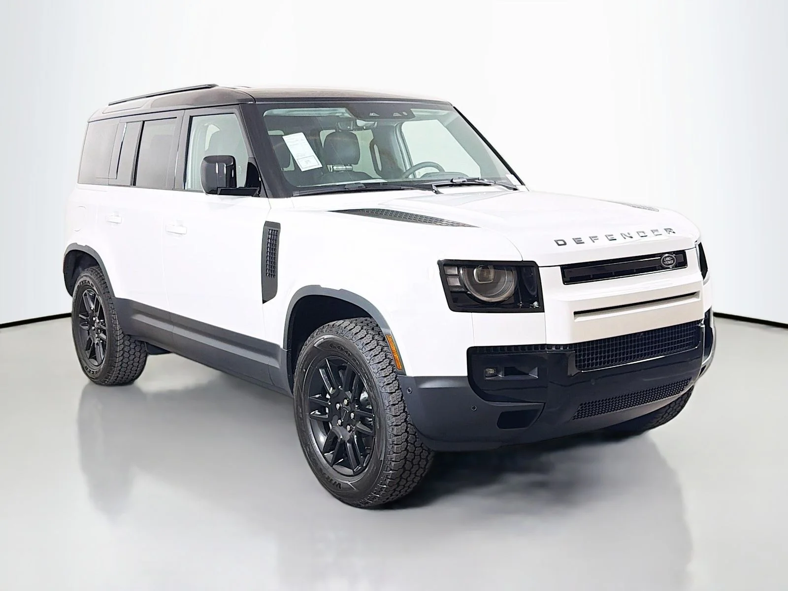 New 2026 Fuji White Land Rover S image 7