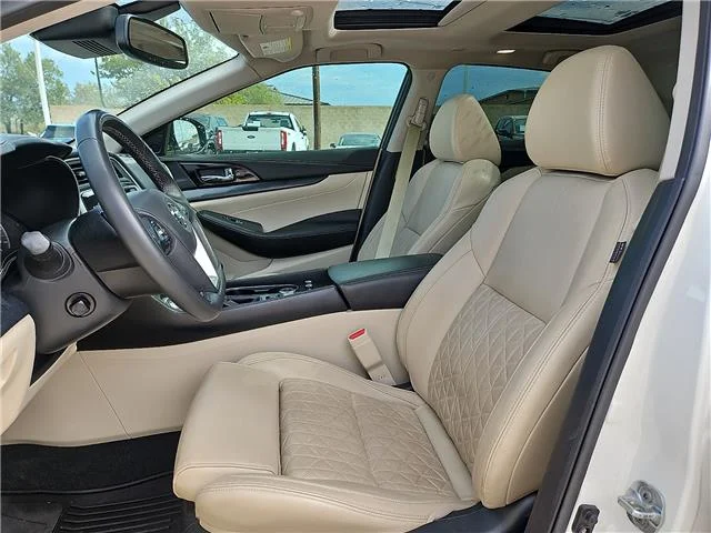 Used 2022 Pearl White Tricoat Nissan Platinum image 11