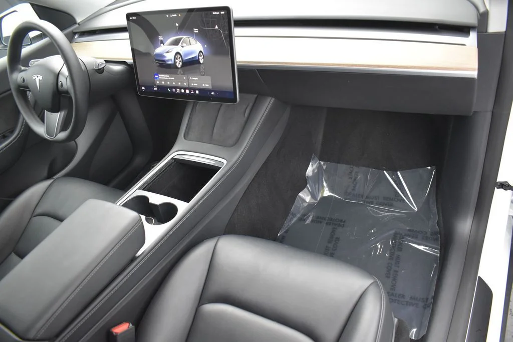 Used 2022 White Tesla Long Range image 25
