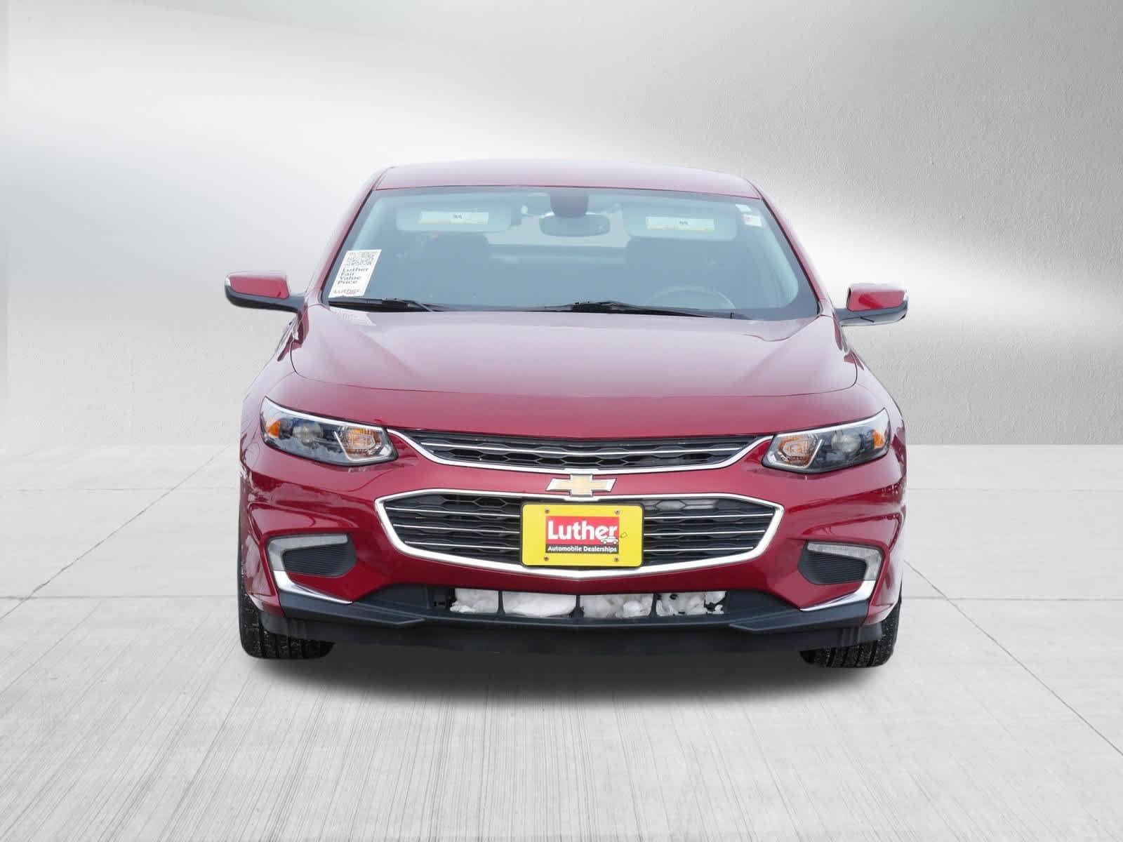 Used 2018 Chevrolet Malibu 1LT with VIN 1G1ZD5ST1JF286710 for sale in Hudson, WI