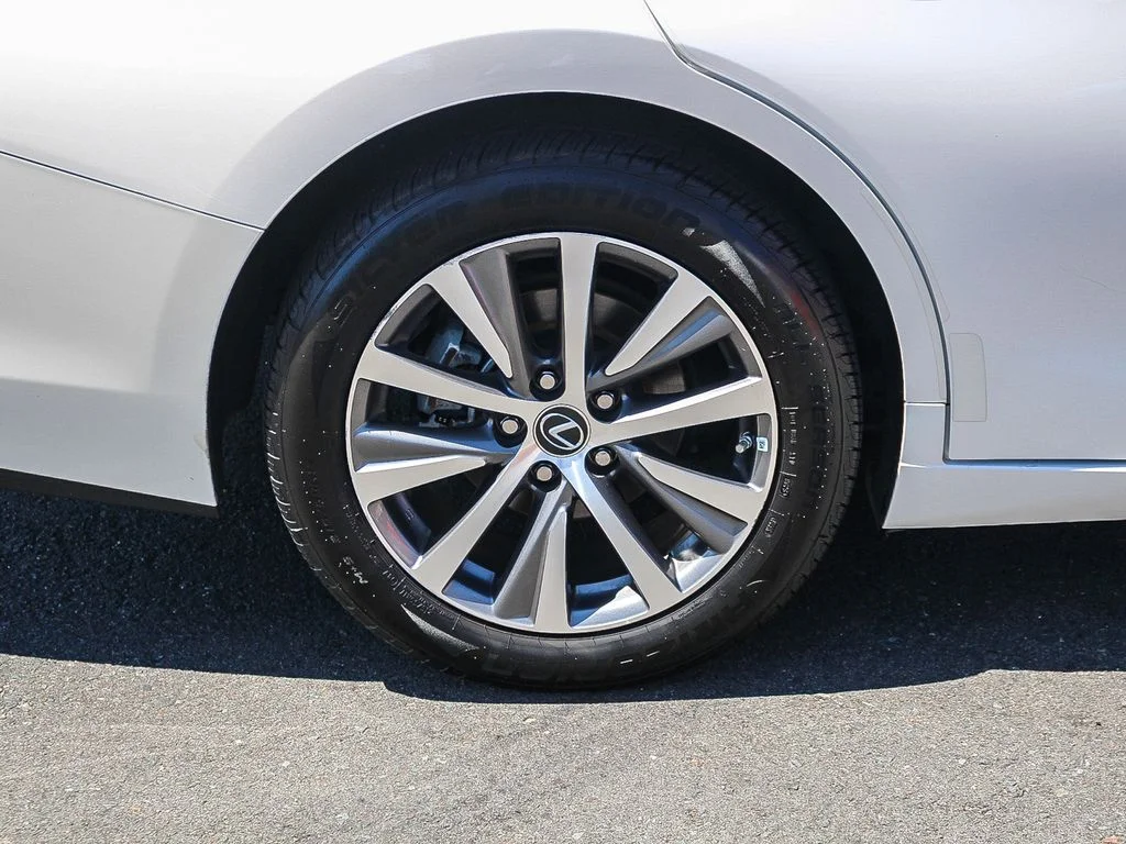 Used 2020 White Lexus 350 image 11