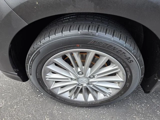 Used 2019 Silver Hyundai SEL image 25