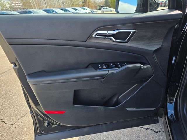 Used 2025 Black Kia X-Line image 29
