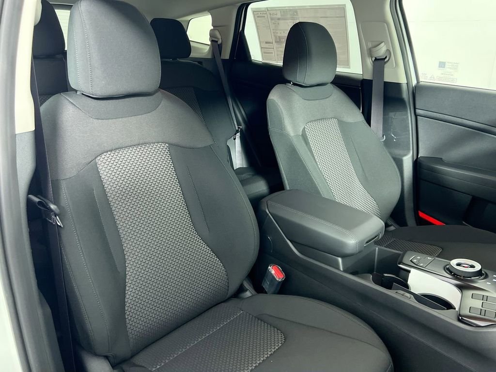 New 2026 Snow White Pearl Kia LX image 32