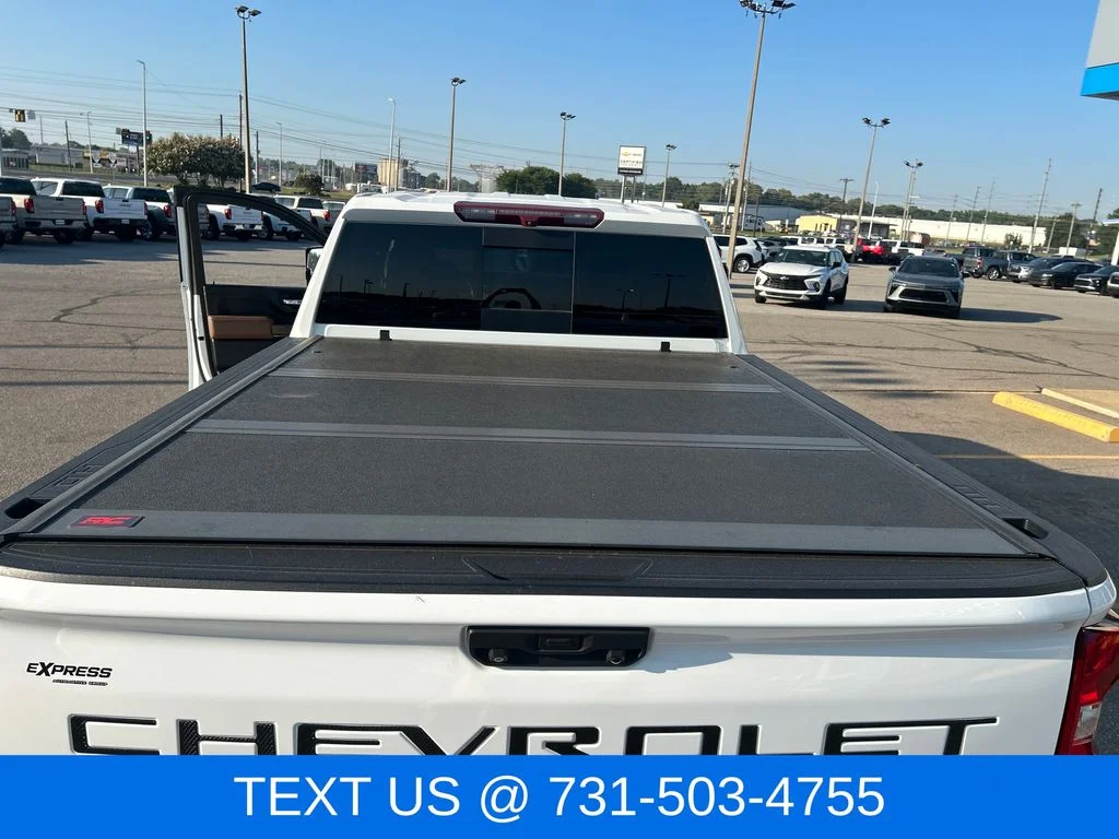 Used 2022 White Chevrolet High Country image 24