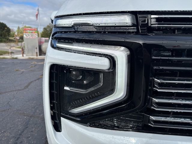 2026 Chevrolet Suburban High Country - Photo 10