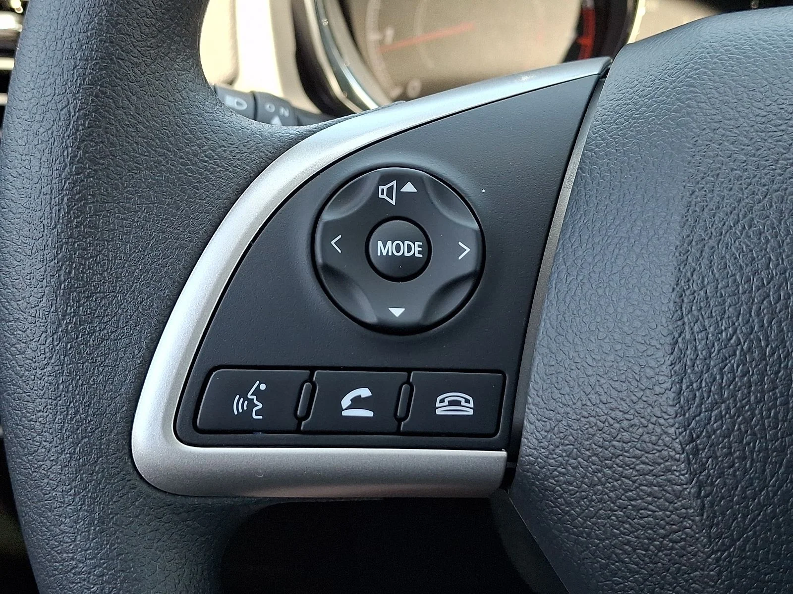 New 2026 Silver Mitsubishi 2.0 ES image 19
