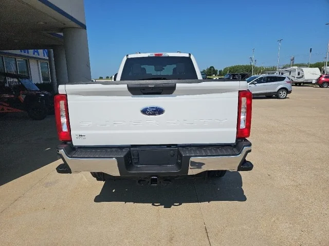 New 2026 Oxford White Ford F-250® XLT image 40