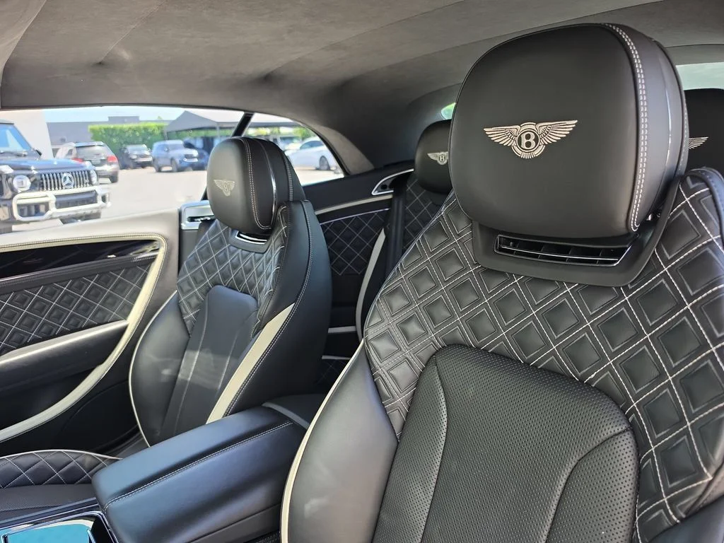 Used 2022 Glacier White Bentley Speed image 13