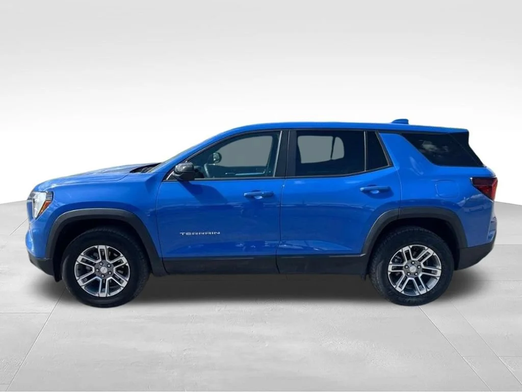 Used 2026 Rapids Metallic GMC Elevation image 8