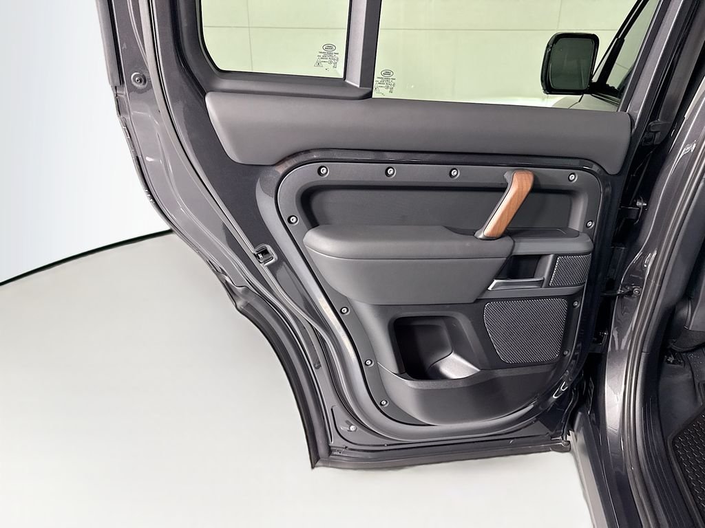 Used 2024 Carpathian Grey Premium Metallic Land Rover X image 26