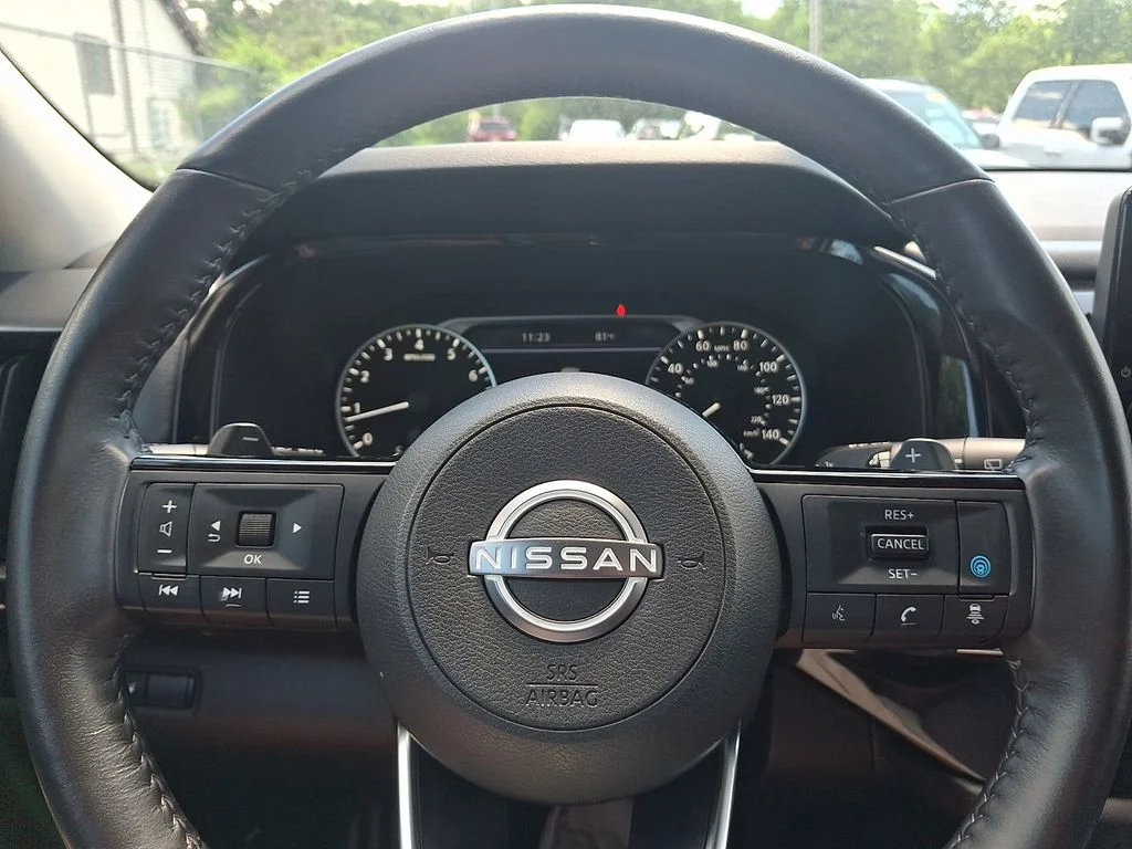 Used 2023 White Nissan SL image 20
