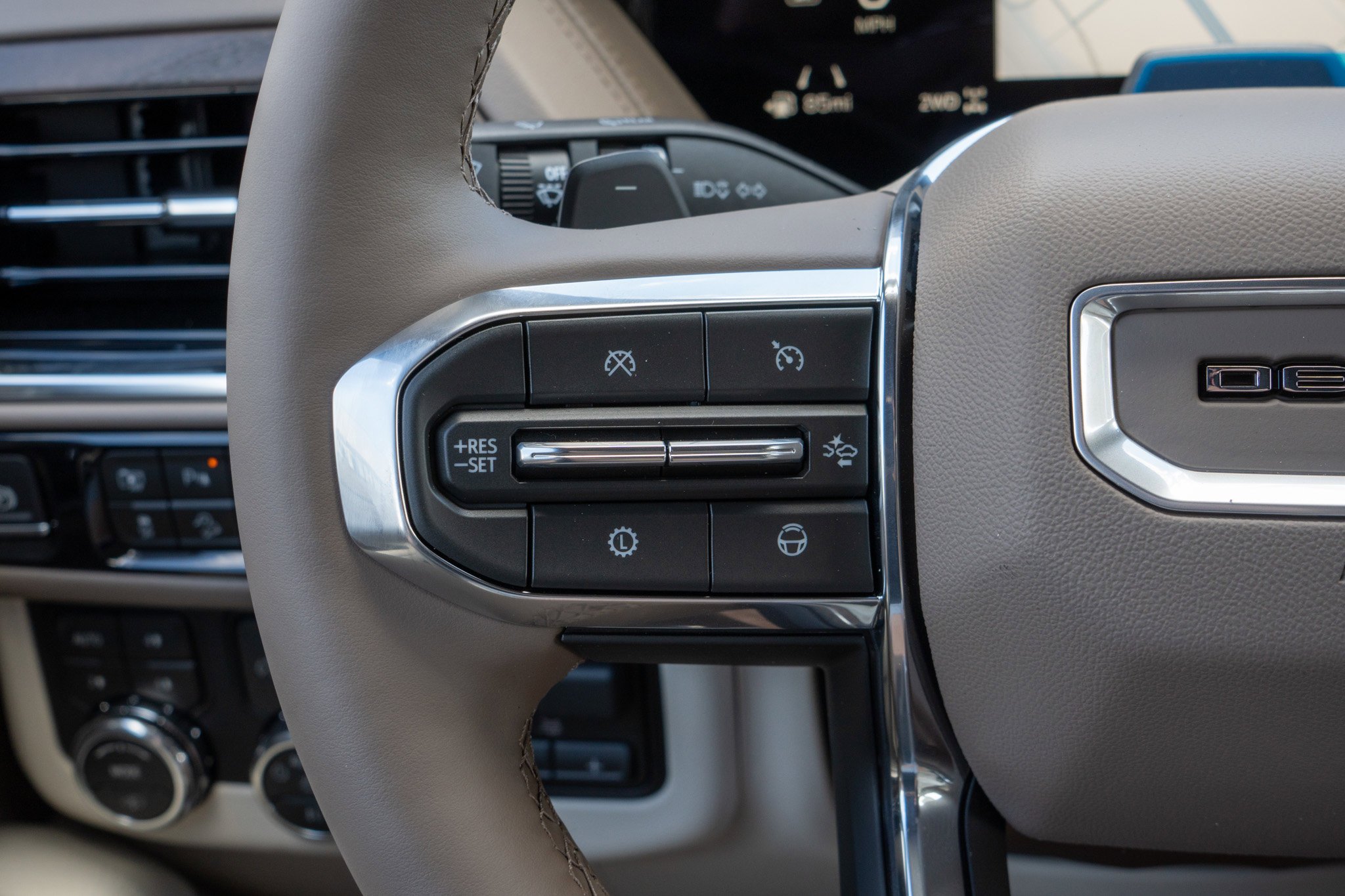 2026 GMC Yukon Denali - Photo 24