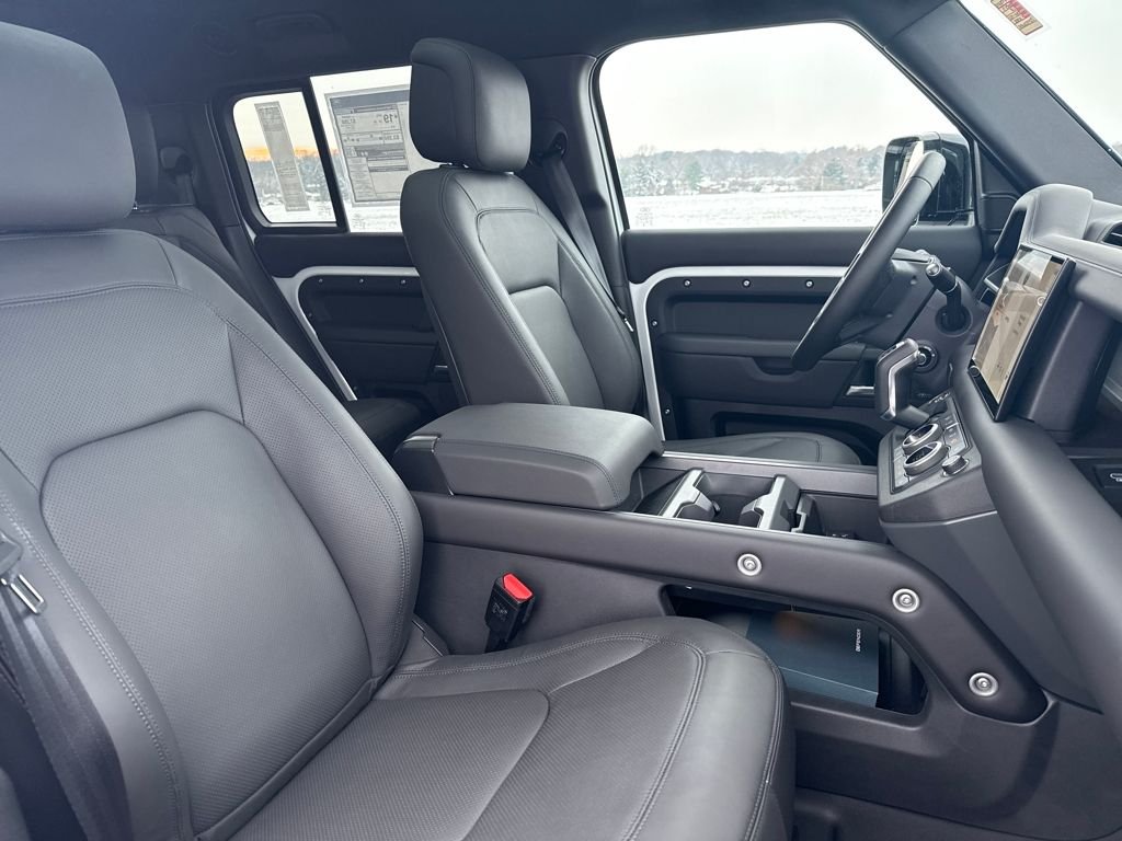 2025 Land Rover Defender X-Dynamic SE - Photo 14