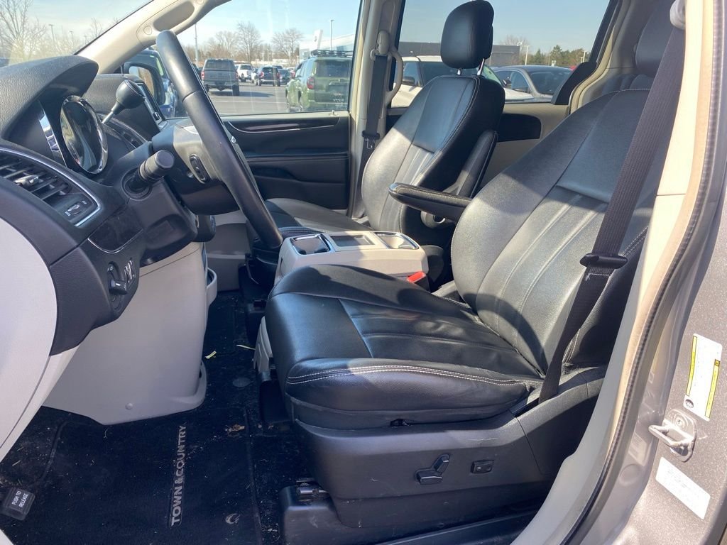 Used 2013 Chrysler Town & Country Touring with VIN 2C4RC1BG6DR724267 for sale in Getzville, NY