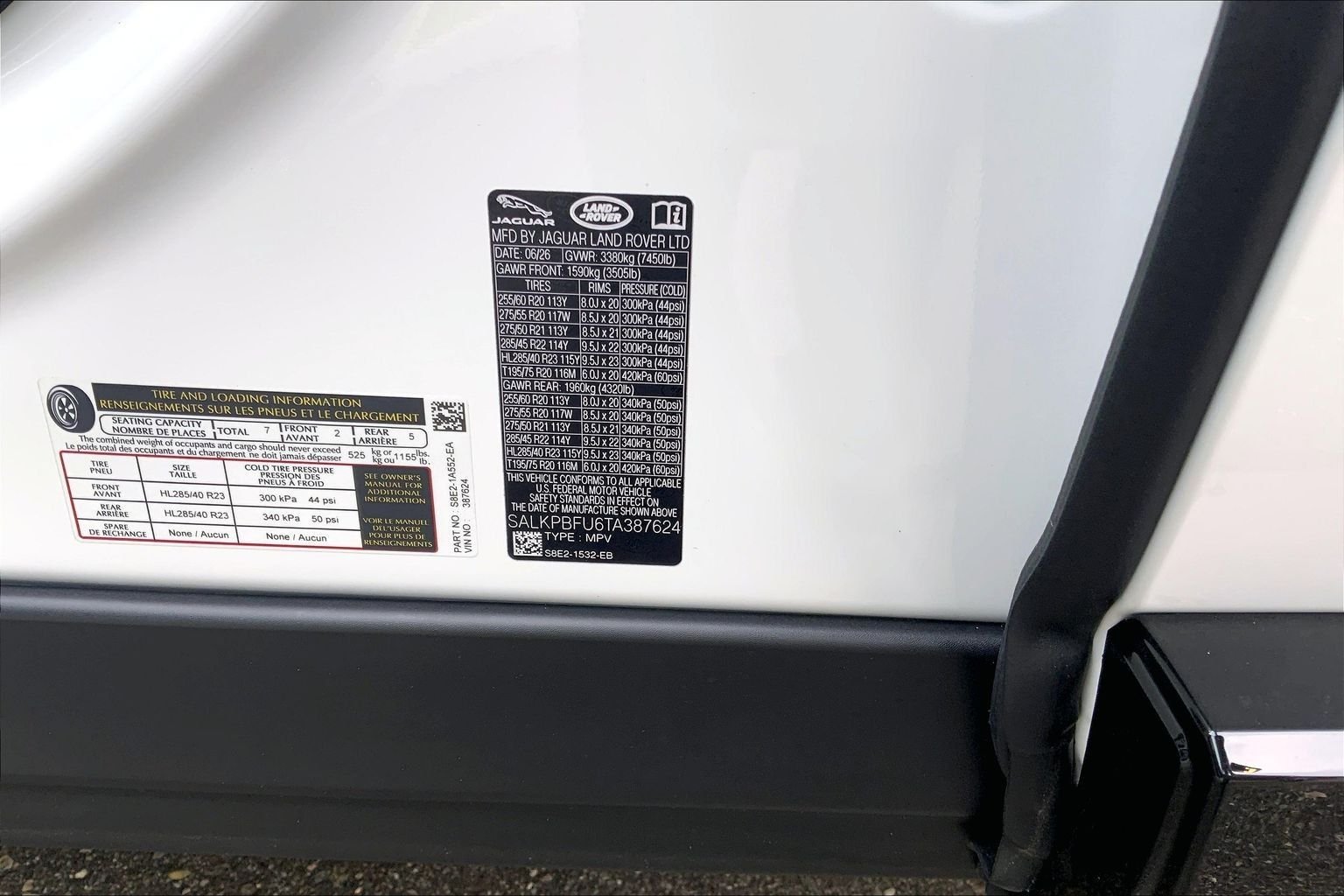 New 2026 Fuji White Land Rover SE 7 Seats image 18