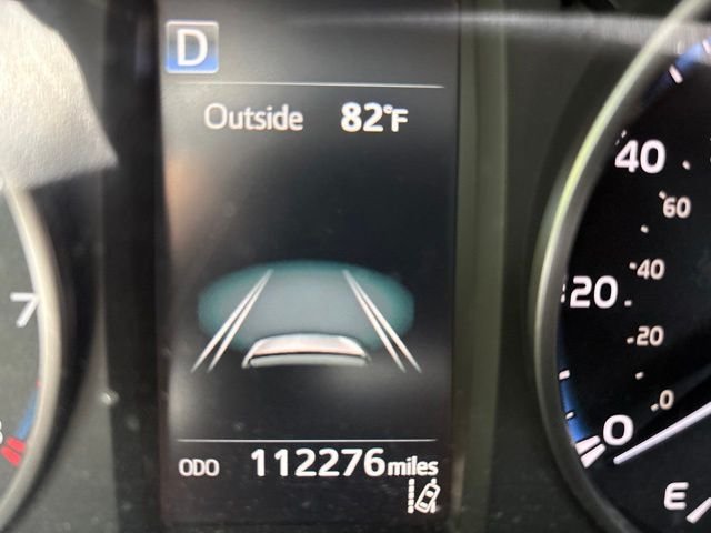 Used 2017 White Toyota LE image 10